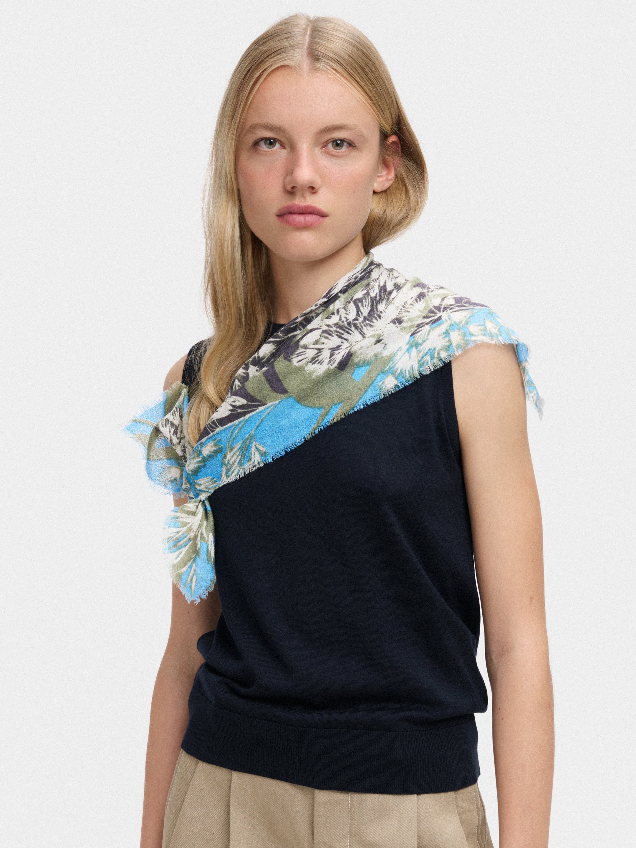 SQUARE GW2693