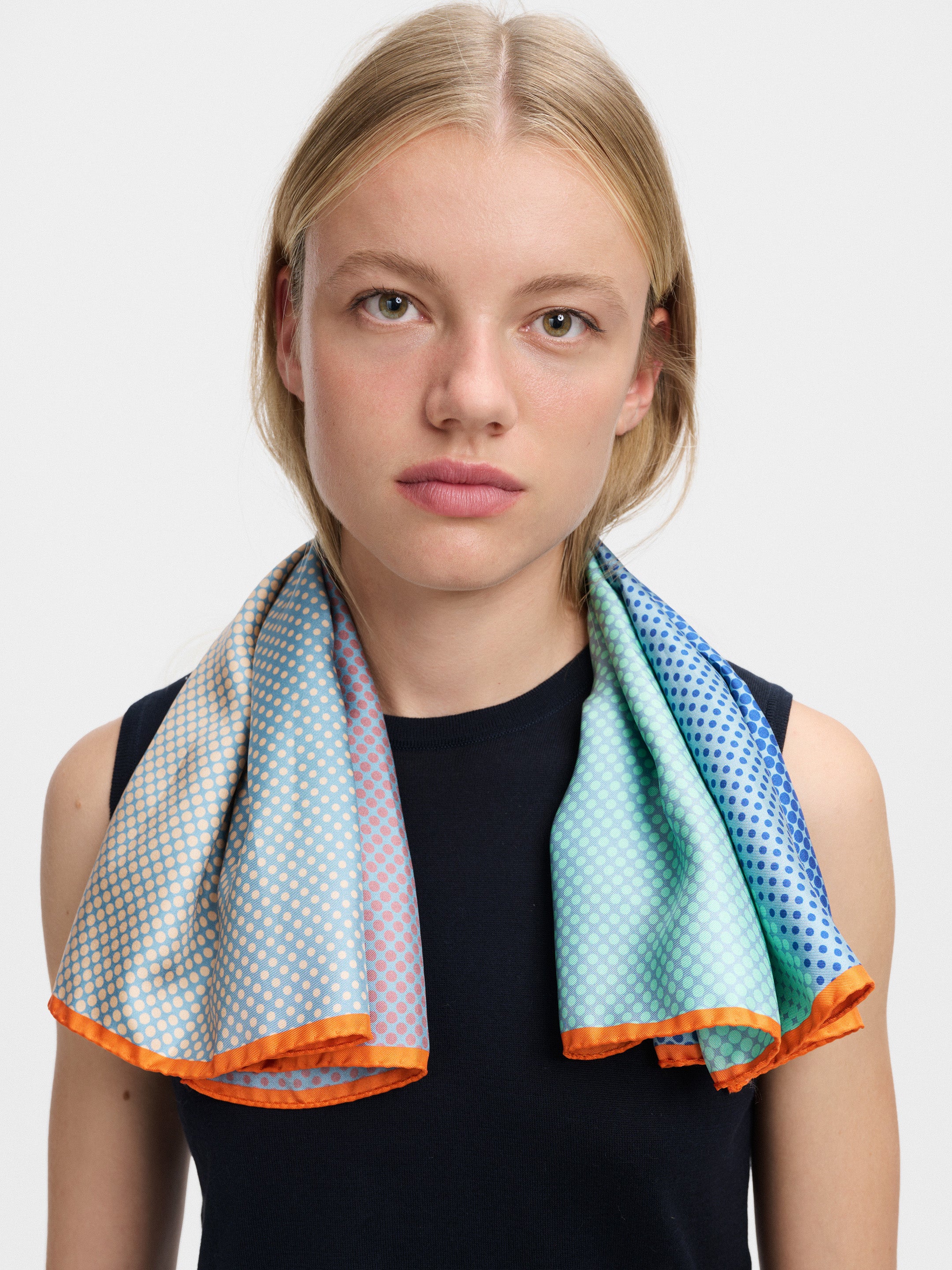 SQUARE LW2644