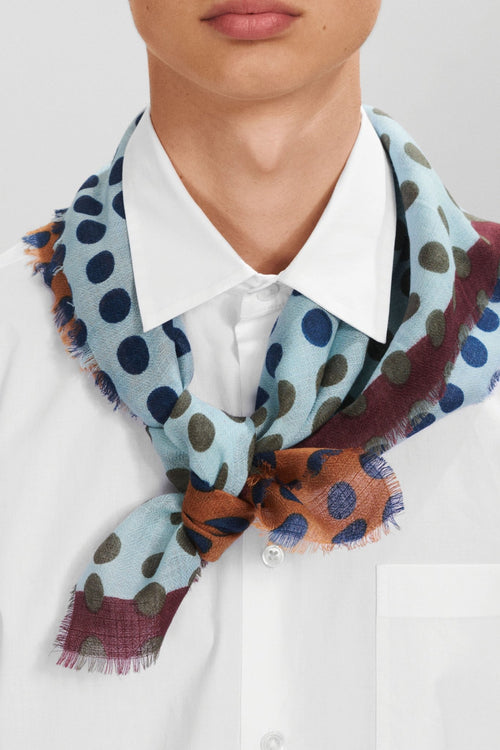 How to wear a Louis Vuitton silk square scarf - tutorial 4 easy ways to wear  around your neck 